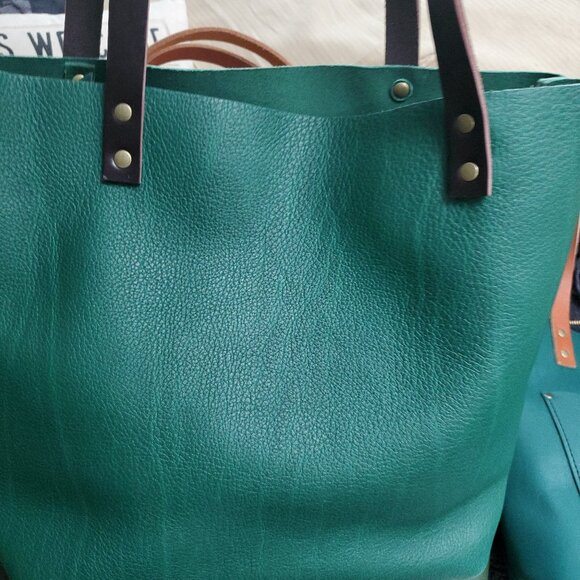 BACALAR Portland Leather Goods (PLG) Med Classic Tote - Picture 2 of 4